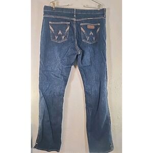 Wrangler Womens  Cash No Gap Boot Cut Jeans Blue Stretch Med Wash Mid Rise 13/34